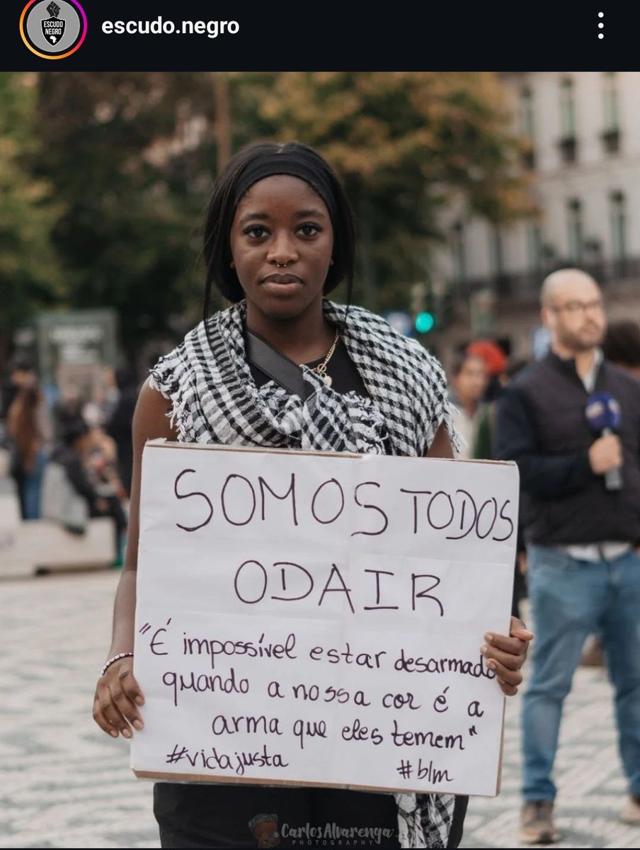 "é impossível estar desarmado quando a nossa cor é a arma que eles temem"