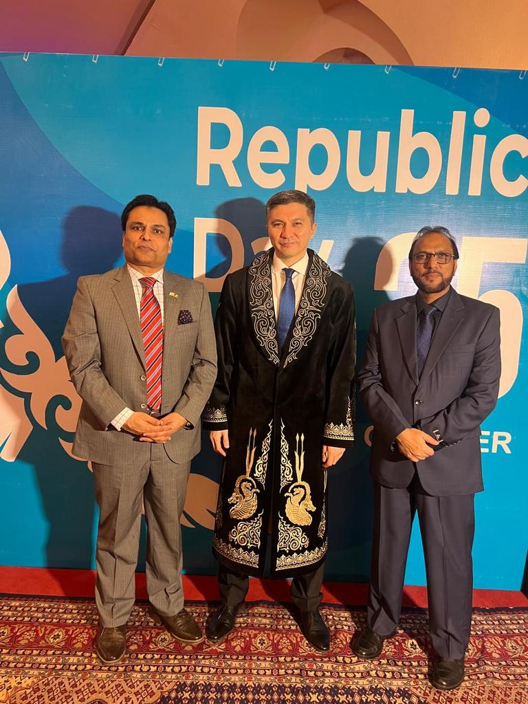 apbfpk's tweet photo. #Kazakhstan Amb H.E. Yerzhan Kistafin invites APBF President Mr. Maaz to Kazakhstan Day celebrations &amp; strengthening #PakistanKazakhstan ties. #Bilateraltrade flourishes under Ambassador Yerzhan's leadership. APBF commits to fostering prosperity prosperity in both nations. https://t.co/VvyJkNbM55