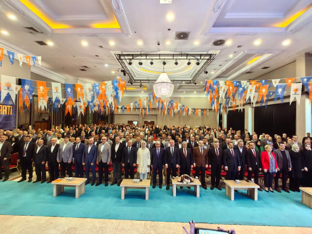 vedatdemiroz's tweet photo. 📍 Körfez 

Heyecanı ve coşkusu yüksek dava arkadaşlarımızla birlikte 8. Olağan İlçe Kongremizi gerçekleştirdik. 

Kongremizin hayırlı olmasını diliyor, göreve yeniden seçilen ilçe başkanımızı ve yönetimini tebrik ediyorum. 

Güçlü ve büyük Türkiye için çalışmaya devam 🇹🇷 https://t.co/qXuENWPAZR