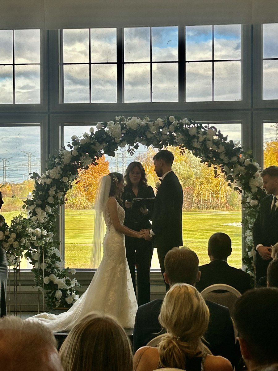 ReverendMaureen's tweet photo. Congratulations to Alex and Stephanie🩷
#imarryu https://t.co/vkOdAecuQx