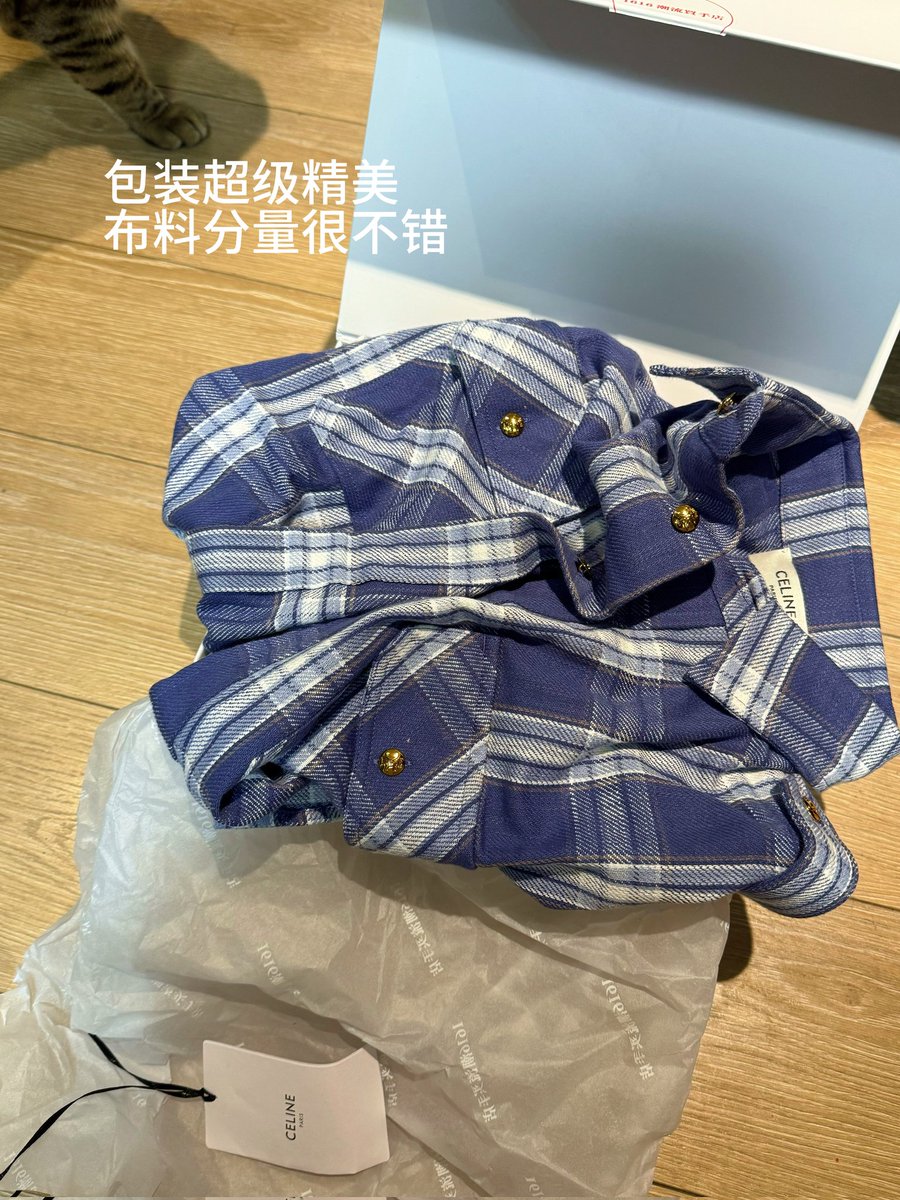 今天做了新指甲！
脚指甲闭眼选红猫眼，不挑肤色又显白性感～
还拿了快递！
南瓜家的货真的太全了！
@pumpkindongguan 我的一年四季都是它家，装b装得我好爽啊！喜欢！！ https://t.co/lyZyWmWPK3