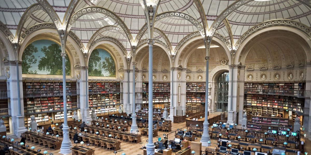 La #bibliothèque de l'Institut National d'Histoire de l'Art (#INHA) est installée dans le 2e arrondissement de #Paris, sur le site #Richelieu. Son catalogue contient 160 000 #livres, en libre accès, dans une salle de lecture conçue par #HenriLabrouste et entièrement rénovée.