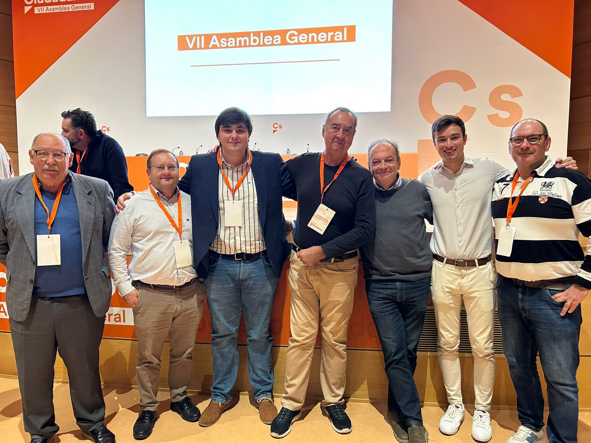 CsCantabria's tweet photo. El equipo de @CsCantabria ha participado activamente en la VII Asamblea de @CiudadanosCs.
#CambiemosElFuturo #CompromisariosCS https://t.co/AoQ5qVCkDy