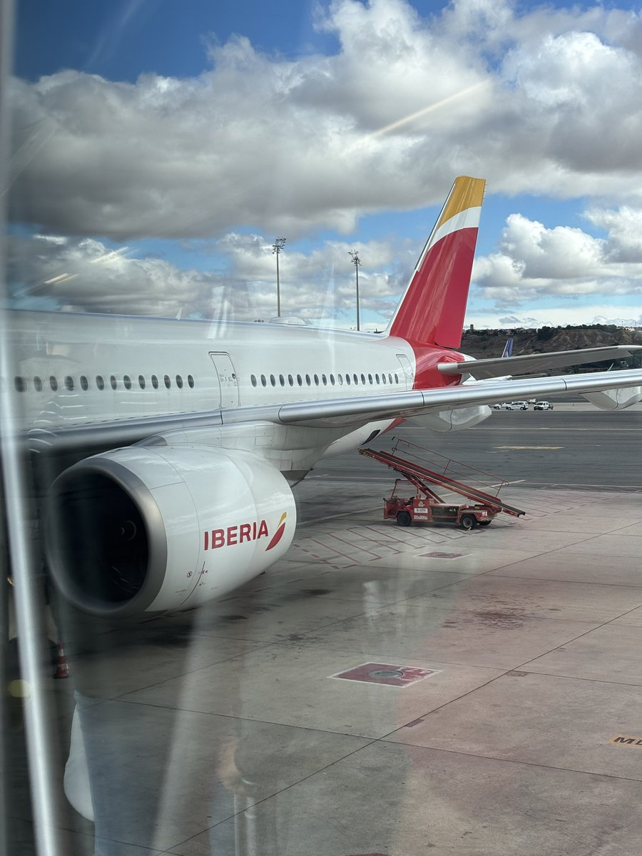 juakoz's tweet photo. ¡Llego el día! Hoy volvemos a volar de forma directa la ruta Madrid-Tokio: 14:25h de vuelo, 10.762 km y 8 husos horarios en la ruta mas larga de la red de @Iberia 🇯🇵🫶🛫 https://t.co/VDuAwa02an