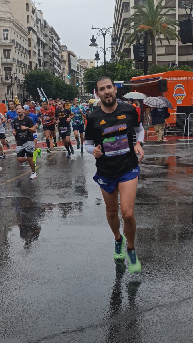 fperegril's tweet photo. La marca, que fue buenísima, lo de menos. @MedioMaratonVLC #VLC #ValenciaHalf https://t.co/StDsLUJ7aY