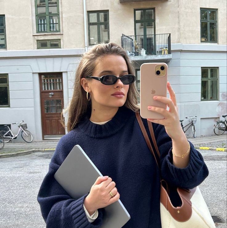 meme_trader100's tweet photo. She’s working to improve herself, to change her life https://t.co/snQEAr9Eis