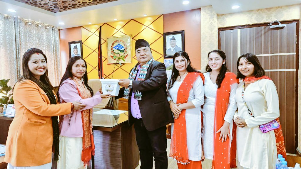 AJAYAWASTHI108's tweet image. ● एक पेड़ राष्ट्र के नाम ••🇳🇵 भगवती मानव कल्याण संगठन द्वारा राष्ट्रव्यापी अभियान •••••○
▪︎माननीय रक्षामन्त्री मानवीर राई ज्यूसँग
▪︎काठमाडौ‌ जिल्लाका प्रमुख जिल्ला अधिकारी जय नारायण आचार्यसँग 
▪︎ माननीय ग्रह मंत्री श्री रमेश लेखक ज्यू