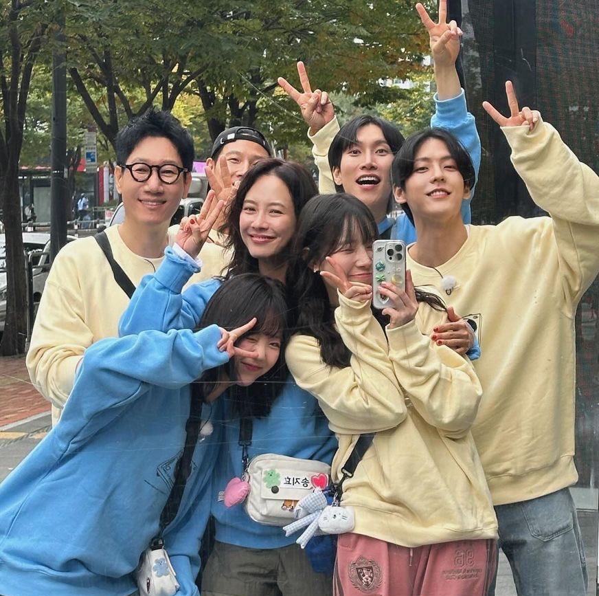 BTOB's Eunkwang and Minhyuk with Running Man casts and the guests.