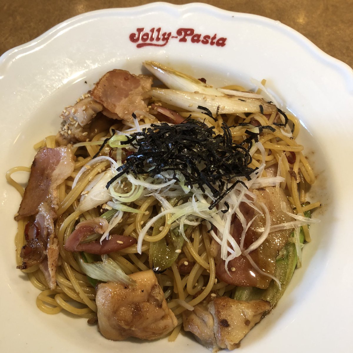 グリルチキンの焦がし醤油ソース