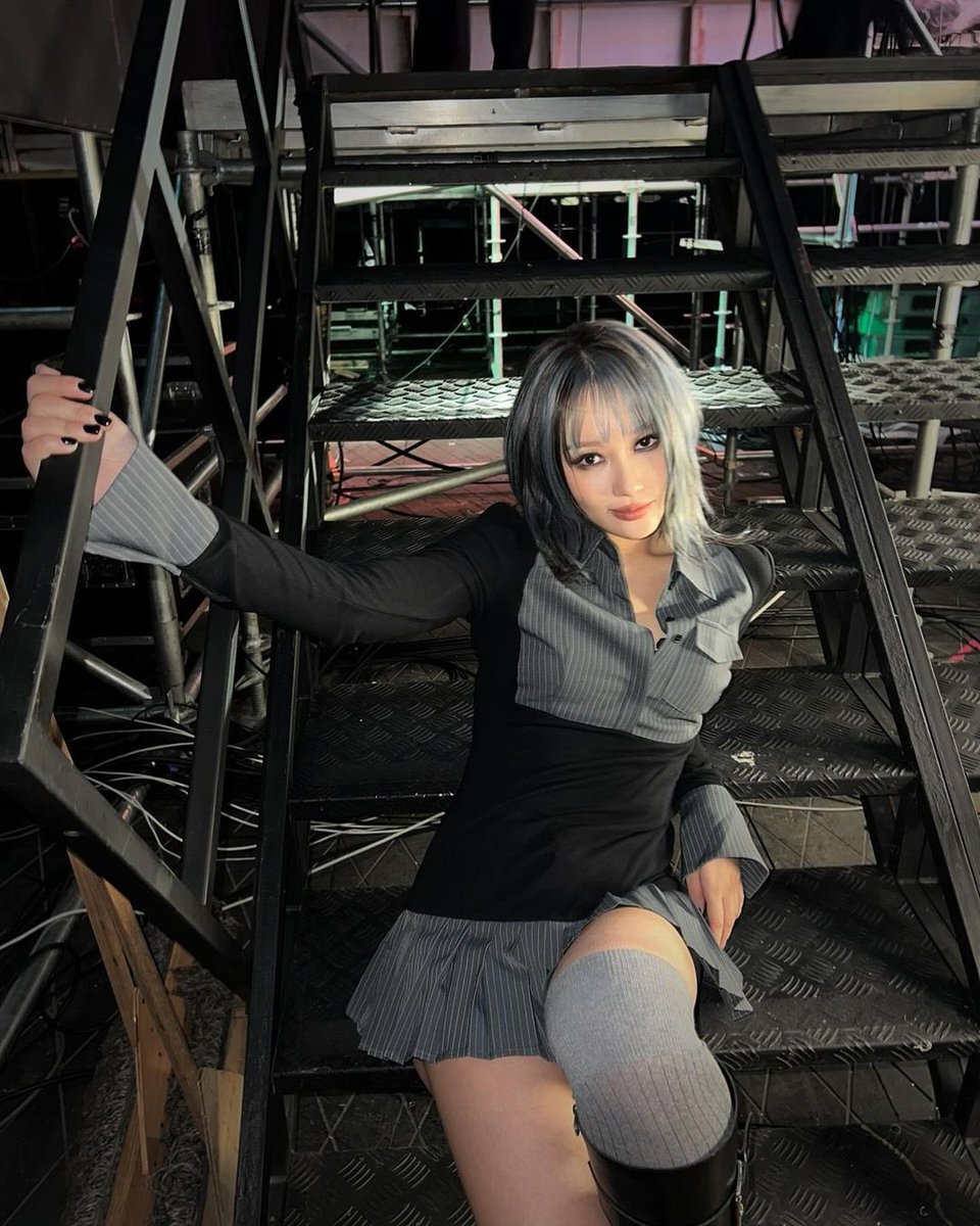 xan has posted.

     — •        what have i been up to?
                    trying to get back my social battery.

                    hey boos.

                   💫