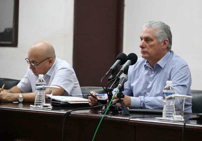 Presidente de #Cuba y primer secretario <a href="/PartidoPCC/">Partido Comunista de Cuba</a> Miguel <a href="/DiazCanelB/">Miguel Díaz-Canel Bermúdez</a> destaca el imprescindible papel de la #ciencia y la #innovación y los beneficios que sus avances podrían representar para la economía del país y el bienestar de la poblacion, en pleno del Partido de La Habana