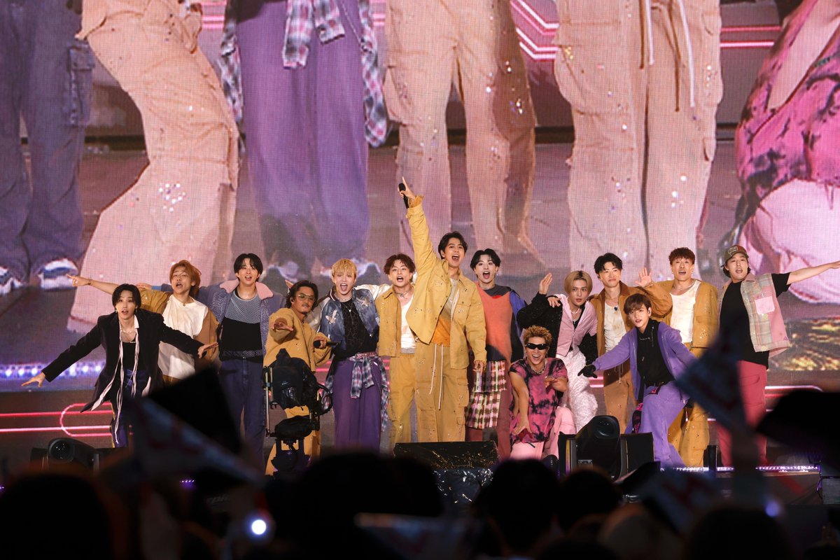 modelpress's tweet photo. EXILE TRIBE“史上最多”12組84人集結
5個の発表・懐かし映像コラボも⚡

🔻写真・記事詳細はこちら
https://t.co/3tTscOTs0j

TAKAHIRO💬
「メンバーと切磋琢磨しながらここまでやって来ました。今日、皆さんの笑顔と声援でようやくこのライブが完成した気がします」

#LDHEXPO2024 @ldhliveexpo https://t.co/JQ8NxBem5u