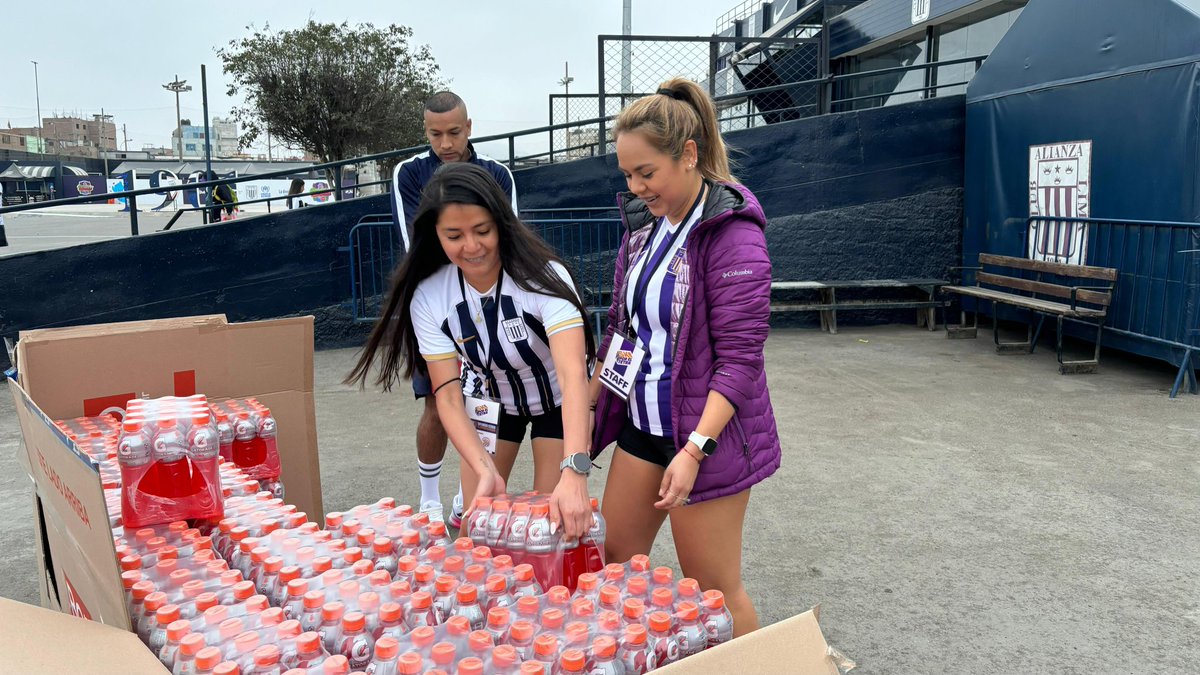LegadoAL1901's tweet photo. Todo va quedando listo para el Trote por el Tetra, en homenaje al tetracampeonato logrado en 1934 por Alianza Lima.

Invitamos a este evento familiar a todos los blanquiazules. Tras el trote, podrán disfrutar de DJ, show en vivo y se harán sorteos.

Entrada por Mendoza. :) https://t.co/78WgfddCzb
