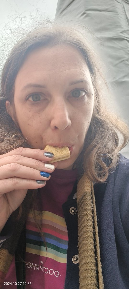 Niti_Who's tweet photo. Hmm Custard Creams 😊🤭 #Timelash https://t.co/LMwipxKk6m