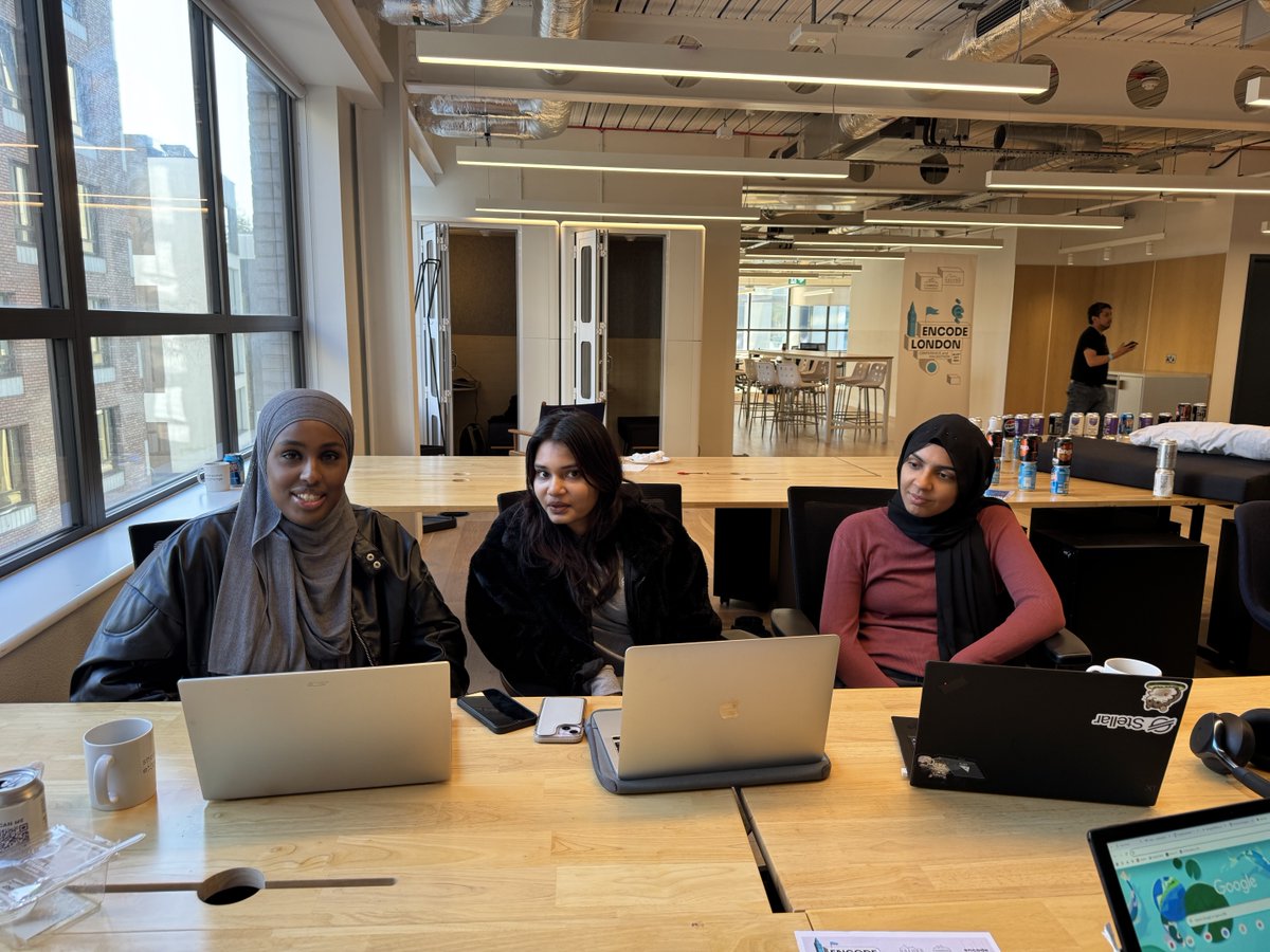 encodeclub's tweet photo. Encode London: Day 3 🇬🇧
Our devs have been hacking all weekend! 💻 🔥 Catch the pre- and post-submission moments—pure dedication!
Judging is underway, and we’re counting down to the 2pm finale. Can’t wait to see who takes the prizes! 🏆 #EncodeLondon https://t.co/aq2ZTk4A6b