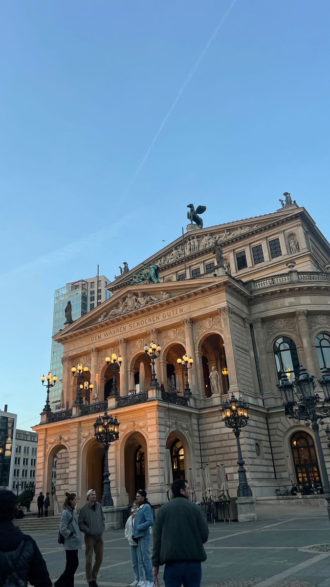 hakkiercosman's tweet photo. Frankfurt Opera https://t.co/dlooVt3qat