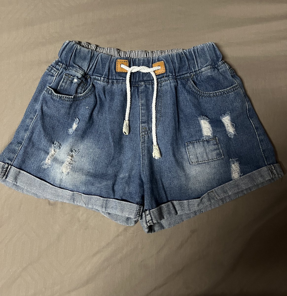 jajashott's tweet photo. ตัวละ 20฿ 
ค่าส่งเหมาๆ 40฿

#ส่งต่อเสื้อผ้าราคาเบาๆ #ส่งต่อเสื้อผ้ามือ2 #ส่งต่อ #ส่งต่อเสื้อผ้ามือสองราคาถูก #ส่งต่อเสื้อผ้ามือสอง #เสื้อผ้ามือ2 #ส่งต่อเสื้อผ้าราคาเบาๆ #มินิเดรส #เสื้อแนวแฟรี่ #เสื้อผ้าy2k https://t.co/jByIQK59z9