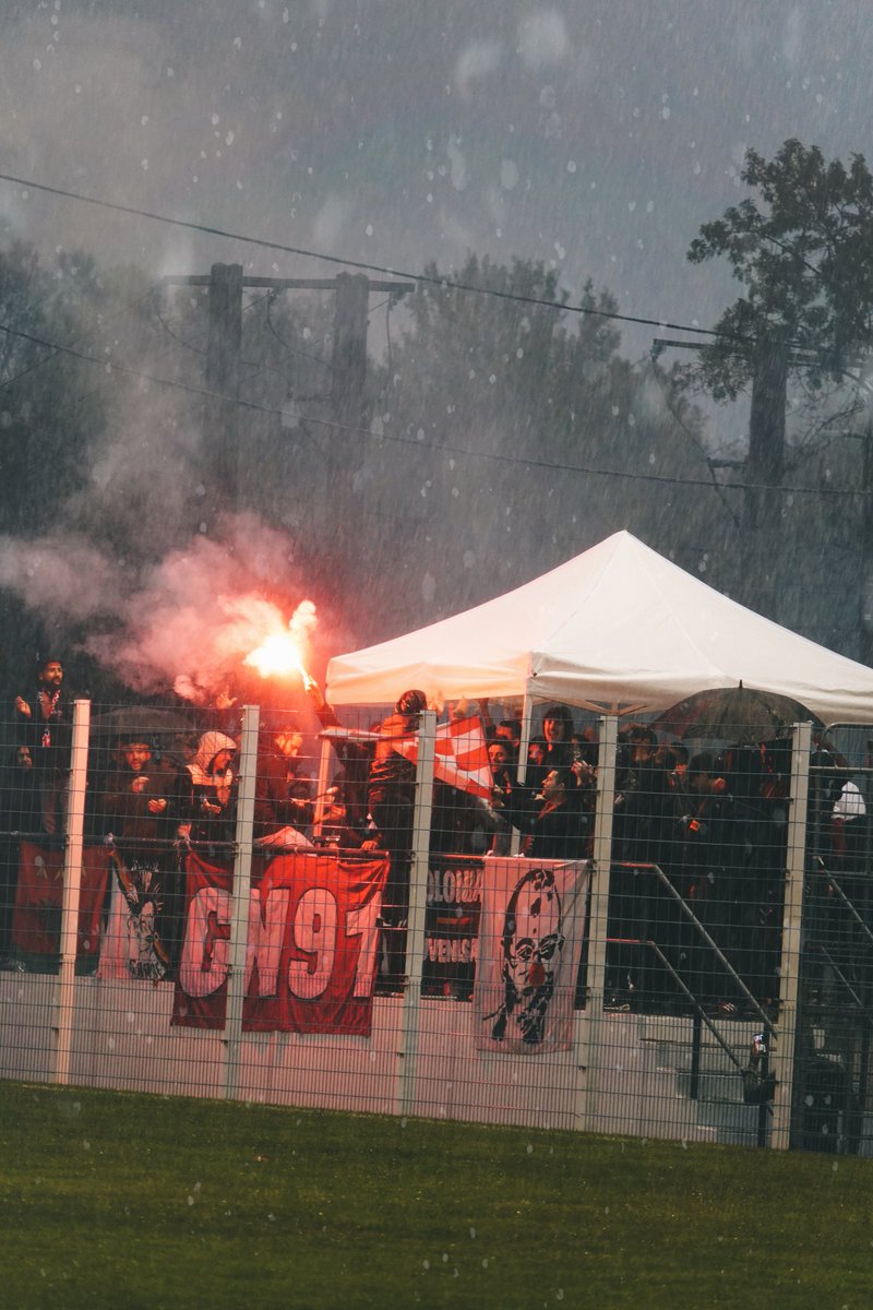 Le11deNimes's tweet photo. 🔴⚪📸 Les GN91 à Beaucaire ce samedi 26 octobre sous la pluie. https://t.co/JzVzLa5YWl
