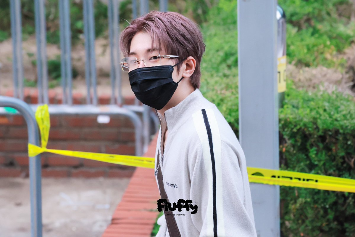 afluffyww's tweet photo. 241018 중퇴

#세븐틴 #SEVENTEEN #원우 #전원우 #WONWOO 
#ウォヌ@pledis_17 https://t.co/axXf0XZP13