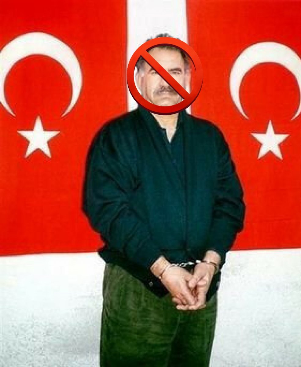 JeoRapor's tweet photo. Yüzbinlerce asker, polis, korucu, öğretmen, doktor ve vatandaşımızın k@tili,

İsrail ve ABD'nin paralı askeri,

Dünyanın en büyük uy*şturucu ve terör ağının kurucusu elinde bebek k@nı bulunan  İmralı canisi Türkiye Cumhuriyeti'nin muhatabı değildir, OLAMAZ! diyenler kimler acaba? https://t.co/kWm0zbzgZv