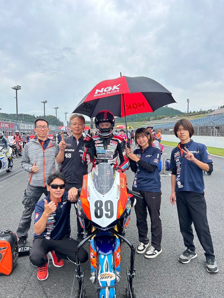 wantjpja's tweet photo. やっとシリーズチャンピオン取れました。
家に着いて、沢山の方から頂いたお祝いの連絡を読ませて頂きました。
本当にありがとうございます!
#レンタルバイク2436GO
#WORKMAN_PLUS
#ENDLESS
#SUPER_NOW
#WAKOS
#BELLHAMMER
#NPLAN_RACING
#MFACTORY
#藤本電機工業
#バリバリラーメン
#モトクラッチ
#太平楽
#BIKEN_デザイン
#WILDHOUSE