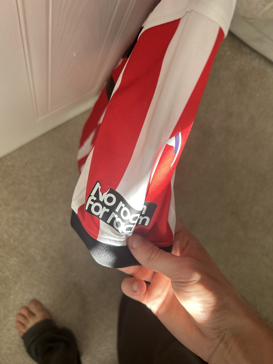 jordloc's tweet photo. Size M. 22/23. Believe this is a match worn from a u21 game. Patches came off. £15. £2 for postage https://t.co/ZgdFOZWxLD