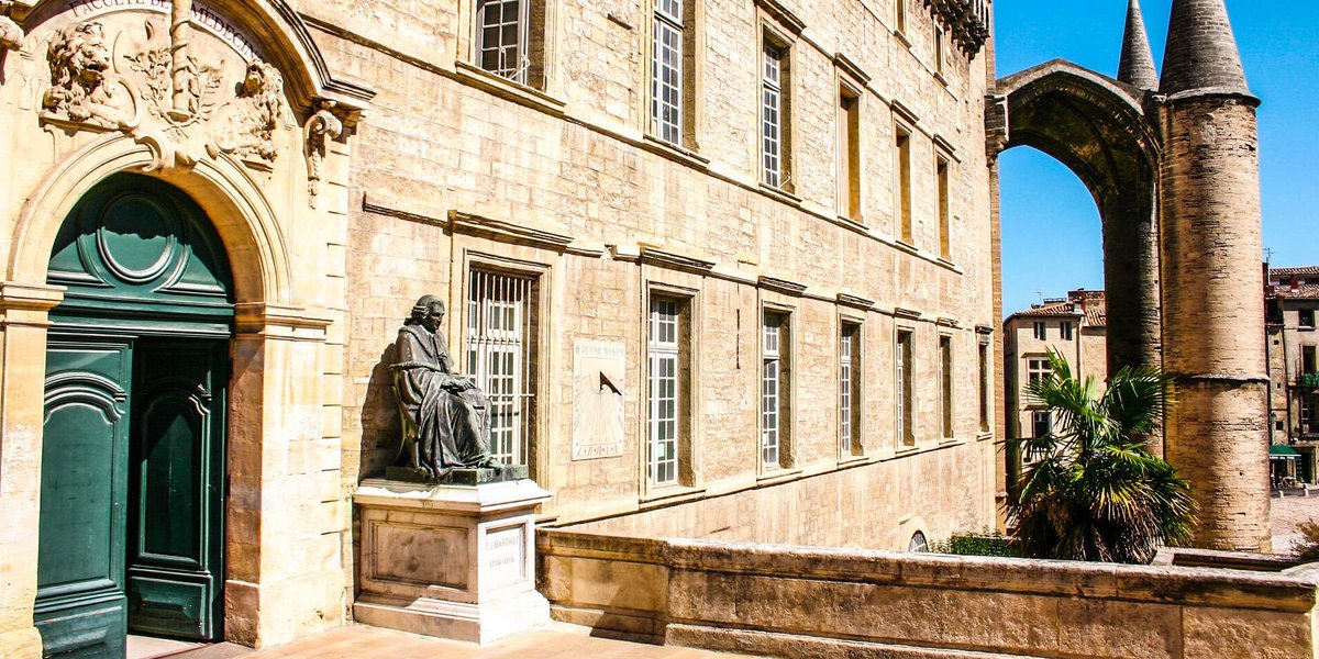 26-10-1289 : Fondation de l’Université de Montpellier par une bulle du pape Nicolas V. Déjà hôte d’une prestigieuse faculté de médecine depuis 1220, Montpellier devient la troisième ville française à héberger une université après Paris (1150) et Toulouse (1229).