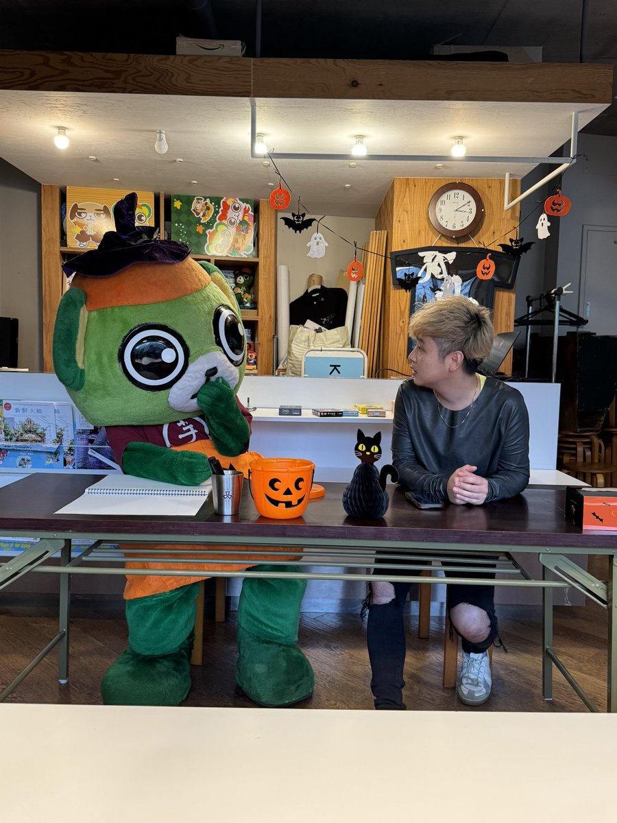 yo_tan's tweet photo. 神ちゃんがお縄になった(notなりそうになった)お話しw
#大崎さんとハロウィン #大崎一番太郎project30 #ride19 #大崎一番太郎 #神崎隆広 https://t.co/AVBZoLbvMq