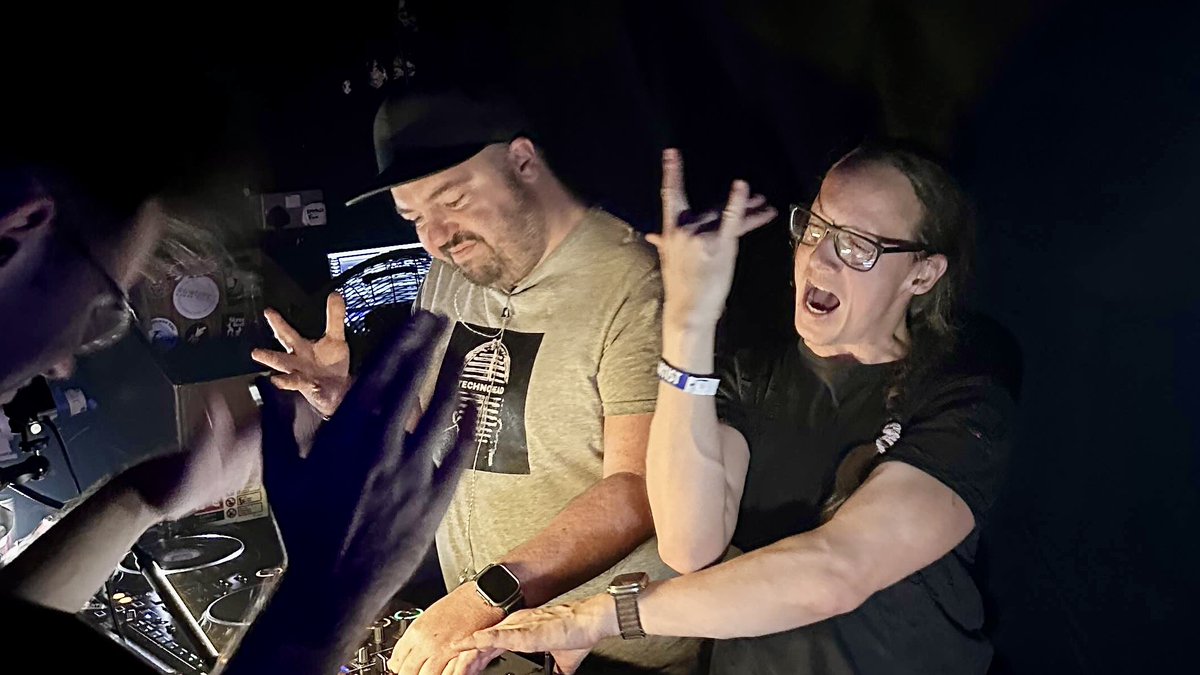 Thank you London! 🎉🤟

📷: <a href="/Stuart_Rowe_/">Stuart Rowe</a> 
<a href="/PegboardNerds/">Pegboard Nerds</a>