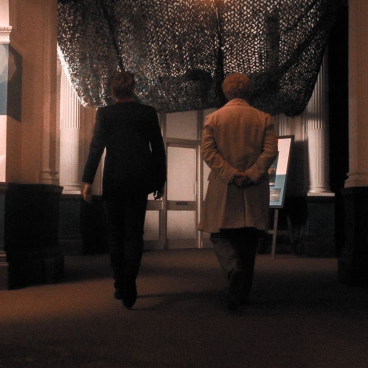 ha_grid's tweet photo. @guessimdemons This is my favourite scene too. 😆 There’s something about the way they walk calmly side by side. They are clearly not human. I have this picture saved on my phone. I like that it shows their personality 🥰 https://t.co/qDwX5psZ2L