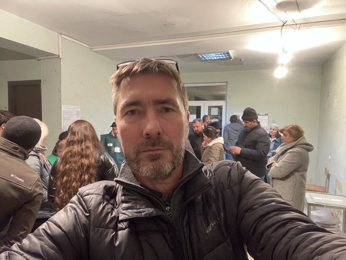 Aage Borchgrevink (@aageb) on Twitter photo Mens ting gikk etter boka under opptellingen i Georgia (i distriktet jeg var), skjedde dramaet på utsiden der gjenger av menn så ut til å organisere velgerne på valgdagen. <a href="/nhc_no/">Norwegian Helsinki Committee</a> og <a href="/HRCGeorgia/">Human Rights Center</a> statement kommer imorgen Mens ting gikk etter boka under opptellingen i Georgia (i distriktet jeg var), skjedde dramaet på utsiden der gjenger av menn så ut til å organisere velgerne på valgdagen. <a href="/nhc_no/">Norwegian Helsinki Committee</a> og <a href="/HRCGeorgia/">Human Rights Center</a> statement kommer imorgen