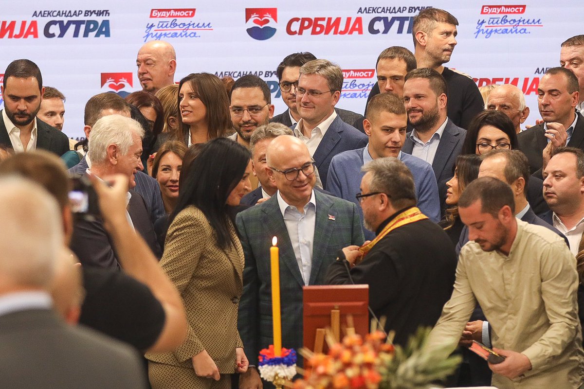 Милош Вучевић tweet media
