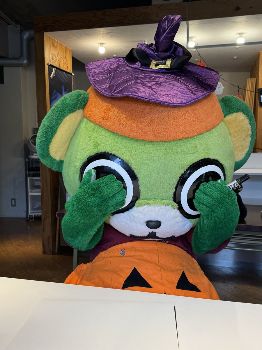 yo_tan's tweet photo. 色々なカードゲームをみんなでやりまーす!!
みんなで説明を聞いてるところ☆
いちいちイッちゃんかわいくてたまんない💚
#大崎さんとハロウィン #大崎一番太郎project30 #ride19 #大崎一番太郎 https://t.co/zbVeBtlX3h