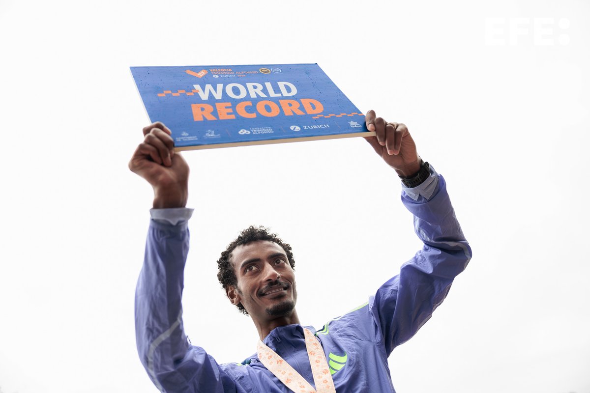 bieluno's tweet image. El etíope Yomif Kejelcha firma un nuevo récord del mundo del Medio Maratón en Valencia: 57.30. @EFEnoticias @EFEdeportes #21Kvalencia