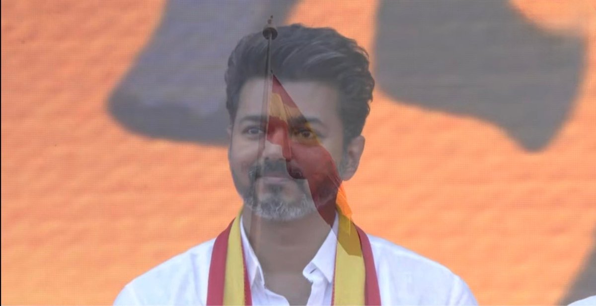 சொன்னாரு. வந்தாரு. 
மாநாடு நடத்திட்டாரு. 
கொடி ஏத்திட்டாரு.

Pakka plan, Public interest, Power packed… 
No looking backனு சொல்லியாச்சு!

“உறவா நட்பா 
உங்க விஜய் களத்துக்கு வந்துட்டான்…”

This is ARRIVAL. 

Respect. இனி களம் காத்திருக்கு.

❤️❤️❤️