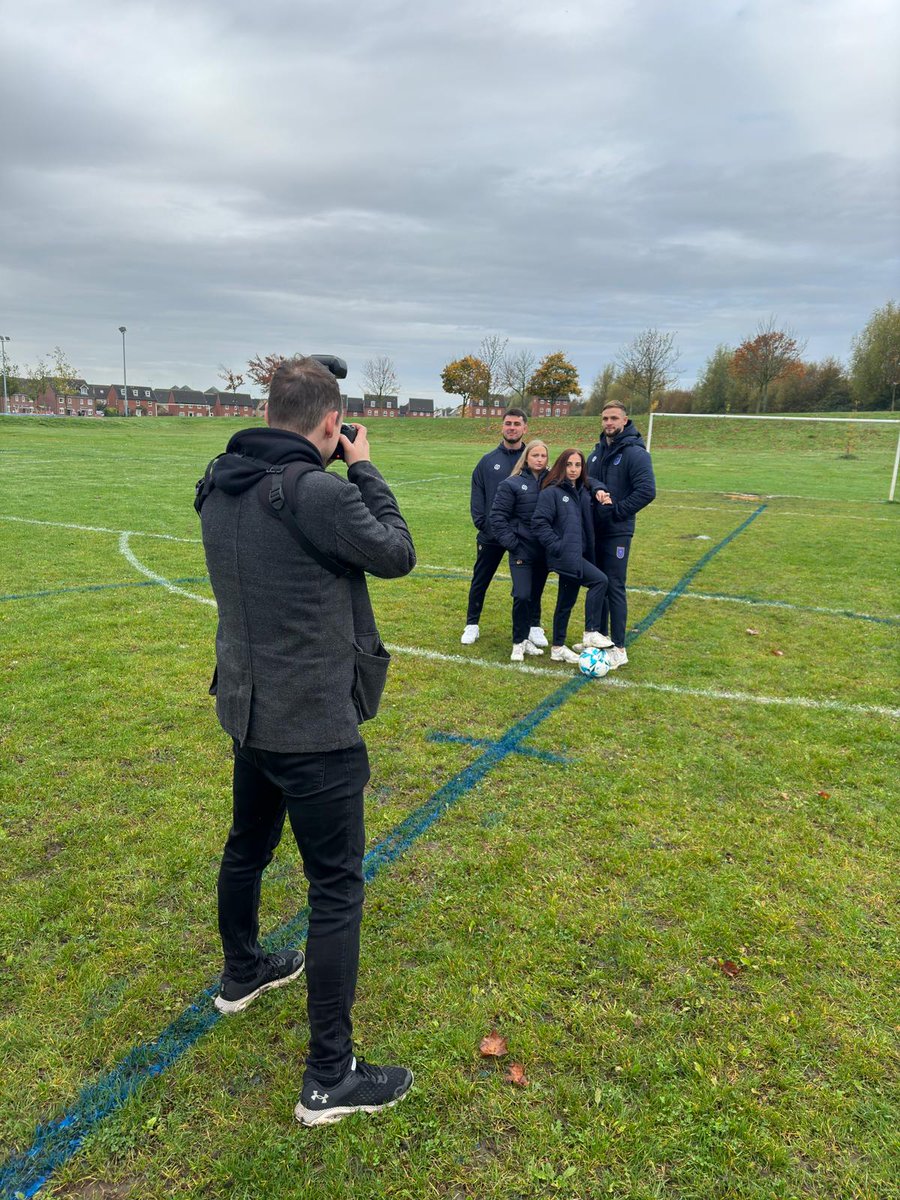 The winter range photoshoot went really well yesterday, we even had winter weather! The photos will be shown on our new website soon!  Thanks to all the models and to Point and Click Photography for some amazing shots! 😍