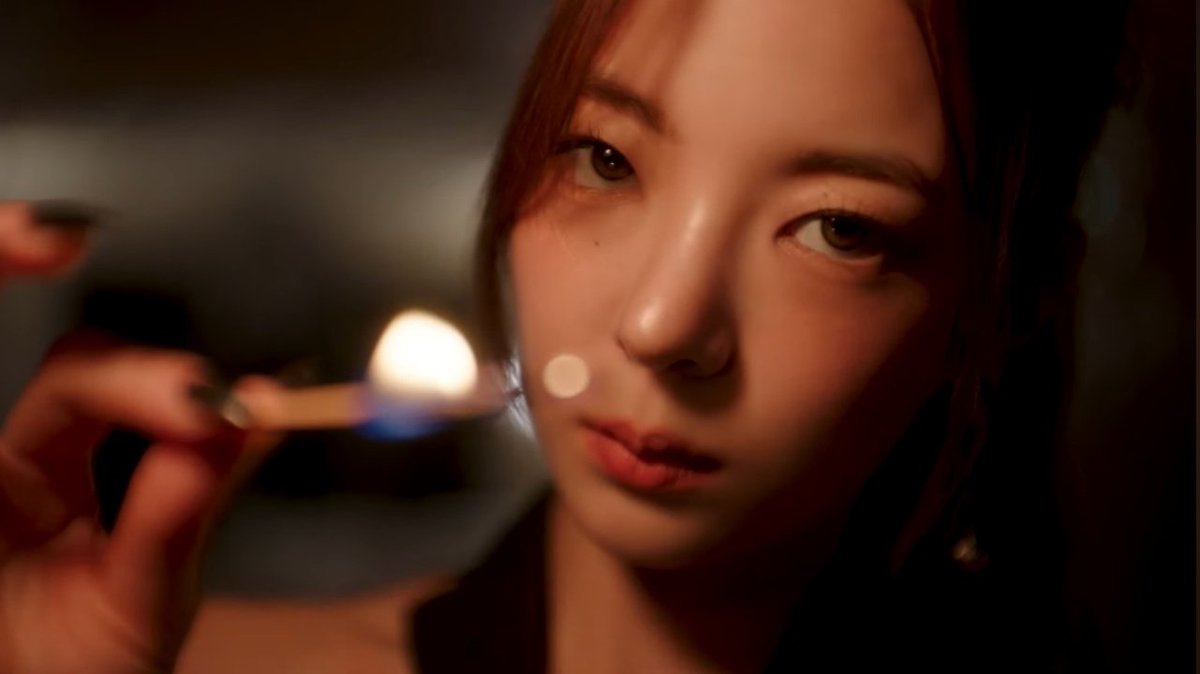 dailycjs's tweet photo. Choi Lia for "Imaginary Friend" mv https://t.co/kAb5XRgi8z