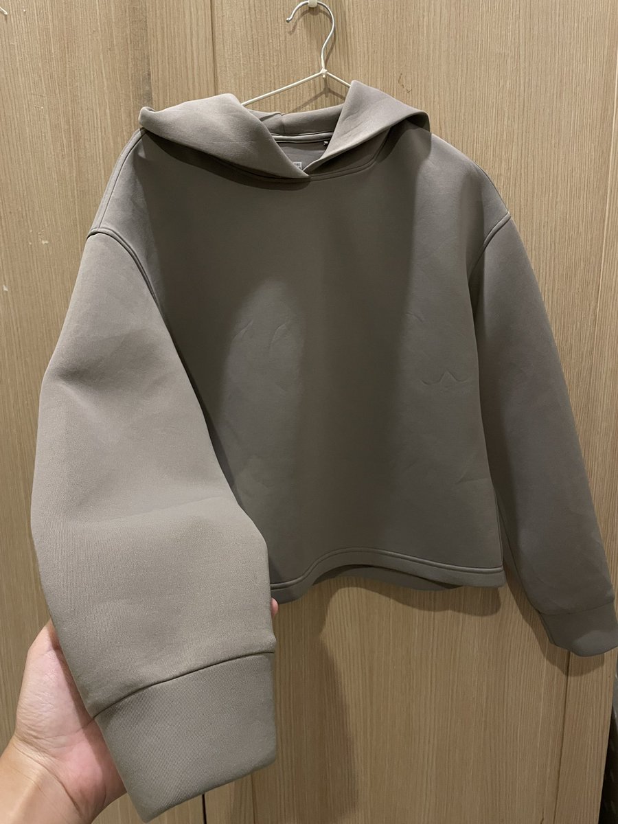 Brownyyou's tweet photo. Uniqlo สเวตเตอร์ฮู้ด สีเทาทรงครอป
ผ้า DRY น้ำหนักเบา สภาพดี ไม่มีตำหนิ
Size : M อก 40  ยาว 22

90฿ รวมส่ง 

#ส่งต่อ #ส่งต่อเสื้อผ้ามือ2 #เสื้อผ้ามือ2 #เสื้อผ้ามือสองสภาพดี #ส่งต่อเสื้อผ้า #เสื้อผ้ามือสอง https://t.co/grp4vdis5X