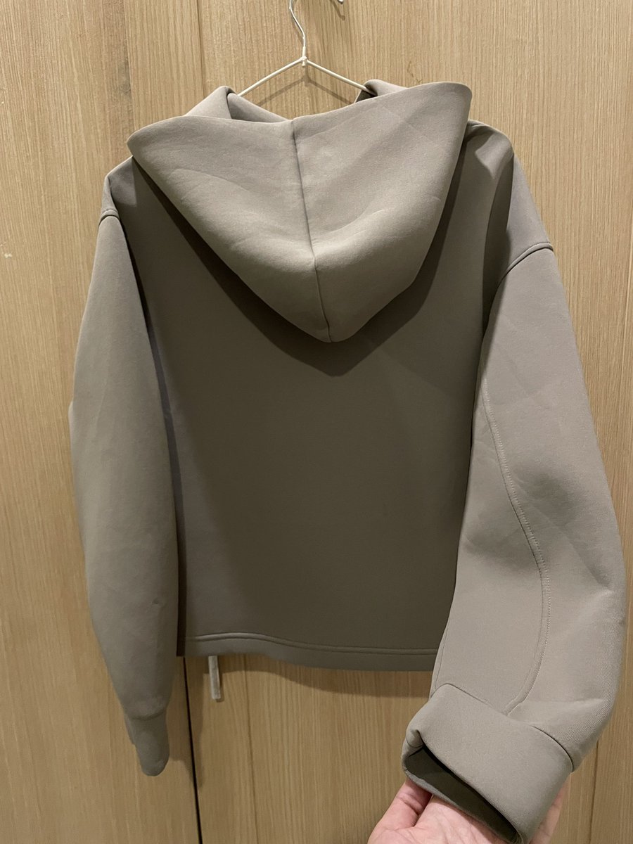 Brownyyou's tweet photo. Uniqlo สเวตเตอร์ฮู้ด สีเทาทรงครอป
ผ้า DRY น้ำหนักเบา สภาพดี ไม่มีตำหนิ
Size : M อก 40  ยาว 22

90฿ รวมส่ง 

#ส่งต่อ #ส่งต่อเสื้อผ้ามือ2 #เสื้อผ้ามือ2 #เสื้อผ้ามือสองสภาพดี #ส่งต่อเสื้อผ้า #เสื้อผ้ามือสอง https://t.co/grp4vdis5X