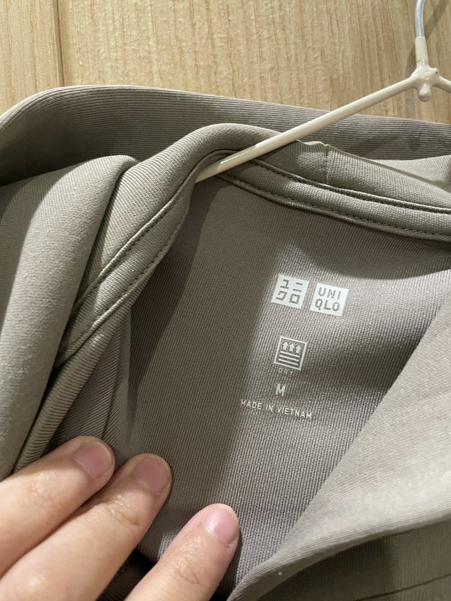Brownyyou's tweet photo. Uniqlo สเวตเตอร์ฮู้ด สีเทาทรงครอป
ผ้า DRY น้ำหนักเบา สภาพดี ไม่มีตำหนิ
Size : M อก 40  ยาว 22

90฿ รวมส่ง 

#ส่งต่อ #ส่งต่อเสื้อผ้ามือ2 #เสื้อผ้ามือ2 #เสื้อผ้ามือสองสภาพดี #ส่งต่อเสื้อผ้า #เสื้อผ้ามือสอง https://t.co/grp4vdis5X