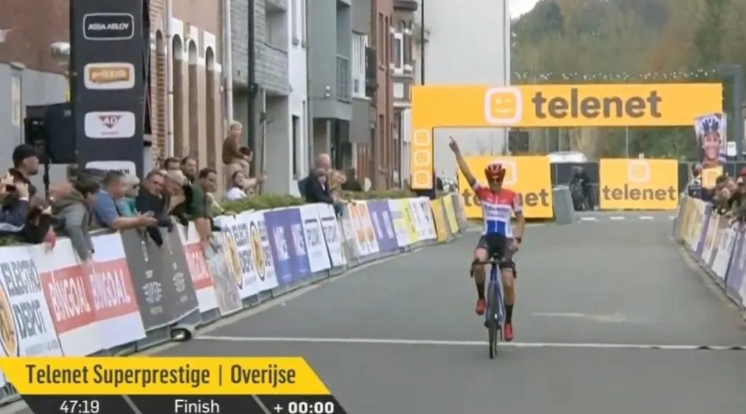 Superprestige: splendida Casasola 3^ a Overijse dove esultano Brand e Nys, che vince il duello con Iserbyt #superpreskige #cyclocross #27Ottobre #superprestige dlvr.it/TFn7kk