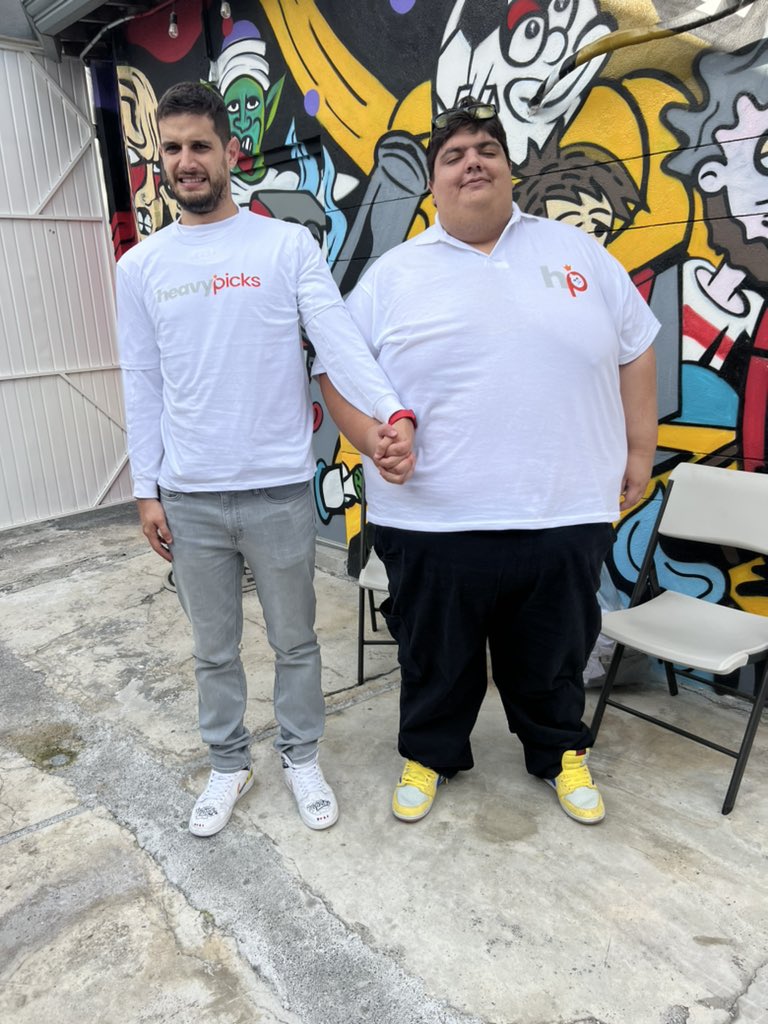 heavypickss's tweet photo. Como te caeria ganarte 15 milanesas? Mi gordo y yo hoy lo haremos por ti! 

Con el codigo heavy50 solo te sale en 700 pesitos

Por cierto llevo dos garantizados y los dos los he ganado 

Nadie sabe mas que el flaco hdlv!!!

https://t.co/h5oG2l0o5T https://t.co/C7EfKhUa9k