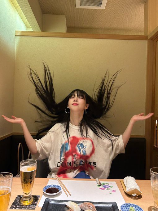 hourlykrn's tweet photo. pretty girlfriend https://t.co/8gYoxFlHBz