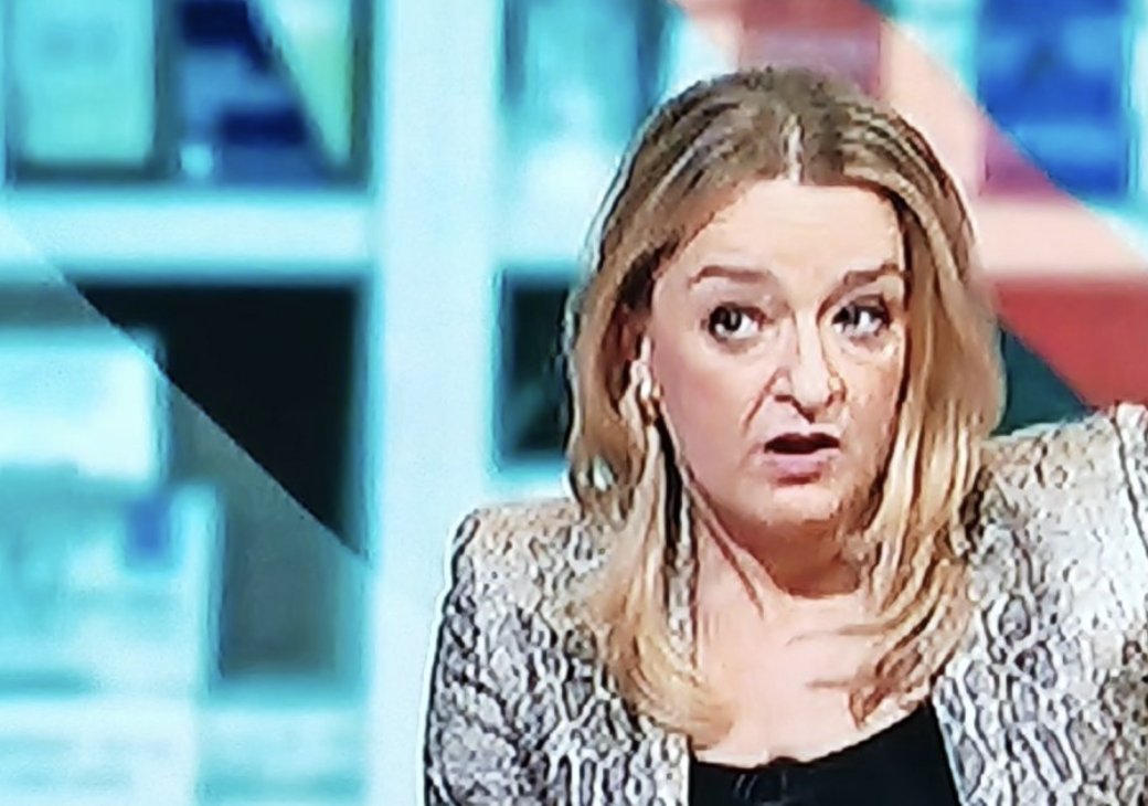 cymbal_martin's tweet image. So how many, average earning, working folk do you know buy multiple properties. For the vast, vast, vast, majority, it's enough to make 'ends meet every month'. This is the mouthpiece for today's @BBCNews @BBCPolitics. She couldn't know less about the lives of 'working people'.…