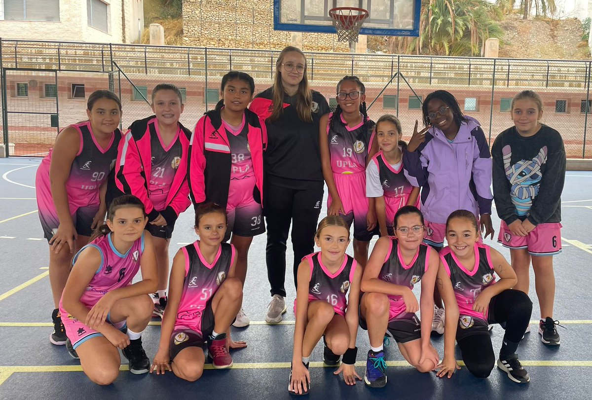 No tuvimos el viernes suficiente que... las mini COMERCIAL VERA vuelven a ganar 💪😍✌️!
Frente a nuestras amigas de la <a href="/cblamojonera/">Club Baloncesto La Mojonera</a> en casa y disfrutando ante nuestro público 🥳!
45-25 para las Nadine.  
<a href="/AlmeriaFAB/">FAB Almería</a> <a href="/FAB_Andaluza/">Federación Andaluza de Baloncesto</a> 
#Cumplimos10años