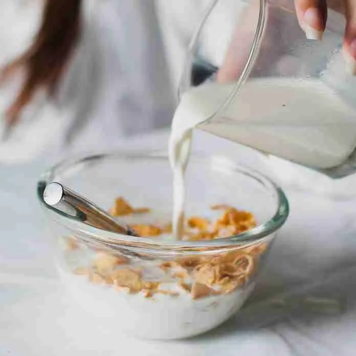 junedarville's tweet image. 🔴 𝐓𝐡𝐞 𝐒𝐭𝐨𝐫𝐲 𝐁𝐞𝐡𝐢𝐧𝐝 𝐊𝐞𝐥𝐥𝐨𝐠𝐠'𝐬
🔴 Founded in 1906 by John H. Kellogg, Kellogg's started with Corn Flakes, aiming to improve health and moral well-being through nutritious foods. #cornflakes #kellogs #breakfast
🔴 𝐑𝐞𝐚𝐝 𝐦𝐨𝐫𝐞 &amp;gt;&amp;gt; lucandjune.com/kelloggs/