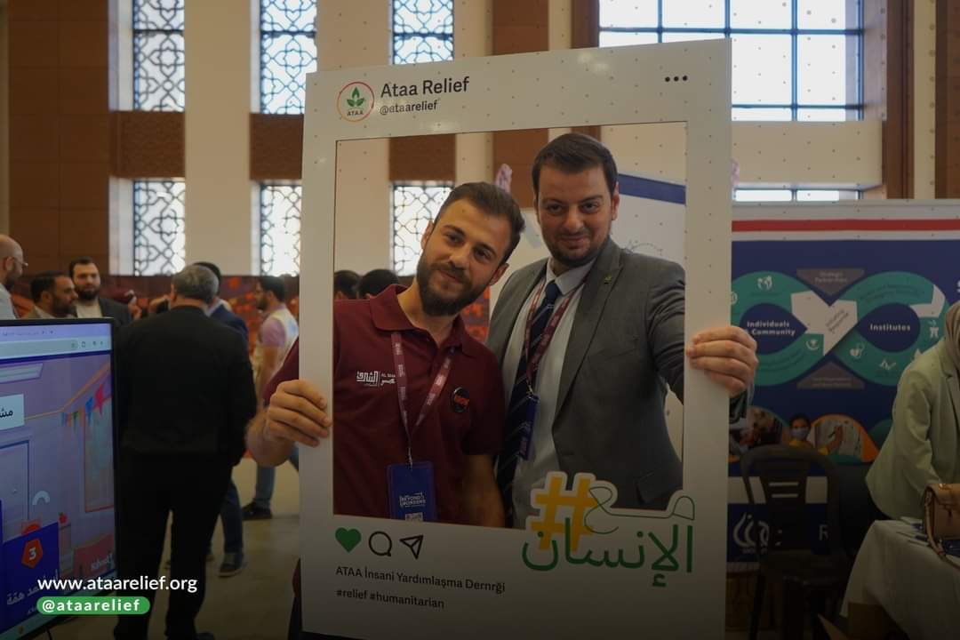 AtaaRelief's tweet image. من جناح جمعية عطاء ضمن فعاليات اليوم الثاني من مؤتمر الشرق الشبابي الدولي الثامن "آفاق عالم جديد" بحضور أكثر من 1500 شابا وشابة من حول العالم، في مدينة غازي عنتاب، تركيا.

#ASYConference #BeyondBorders #ATAA