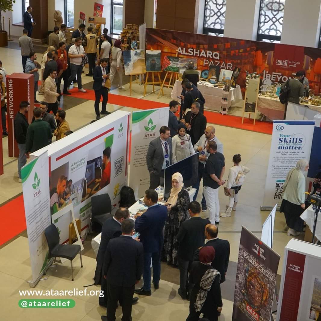 AtaaRelief's tweet image. من جناح جمعية عطاء ضمن فعاليات اليوم الثاني من مؤتمر الشرق الشبابي الدولي الثامن "آفاق عالم جديد" بحضور أكثر من 1500 شابا وشابة من حول العالم، في مدينة غازي عنتاب، تركيا.

#ASYConference #BeyondBorders #ATAA