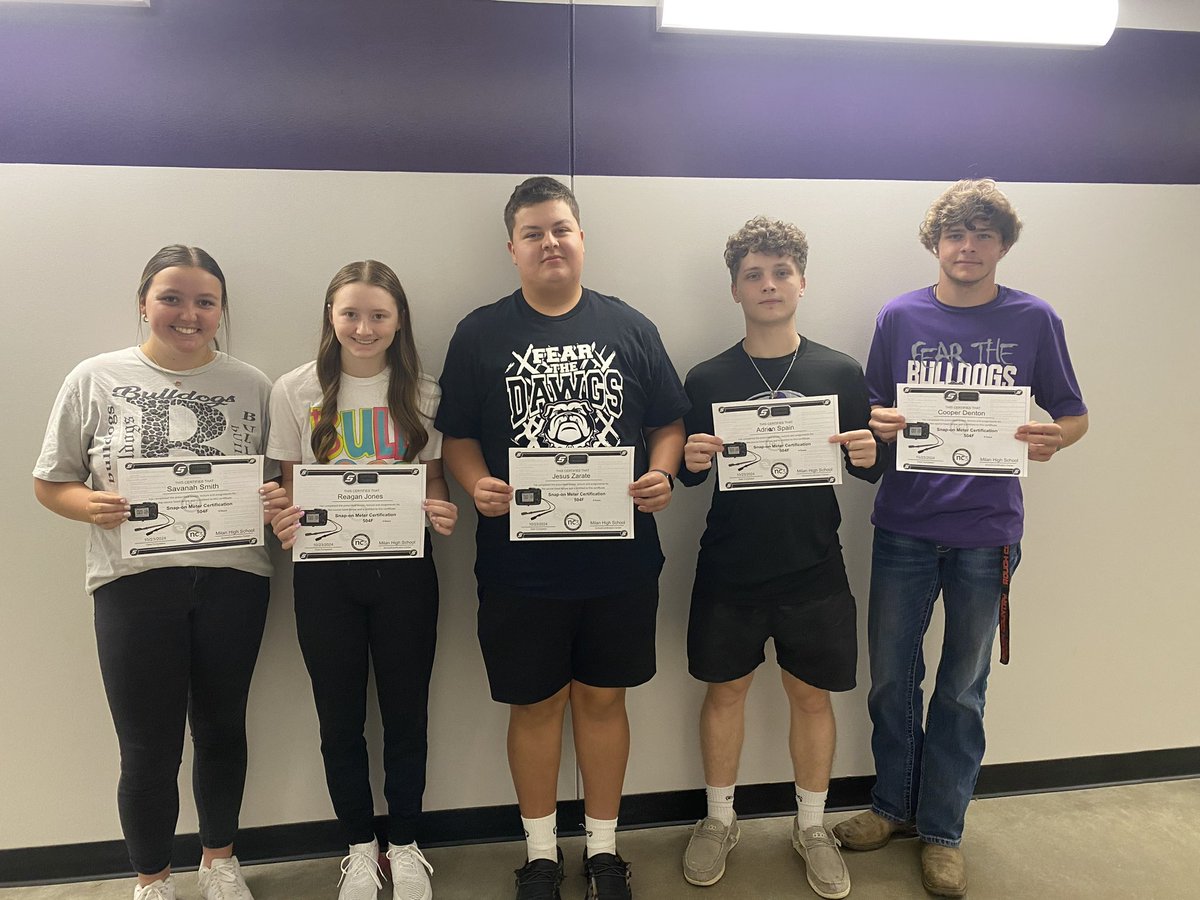 hassell_joey's tweet photo. It was another successful week for @MilanCTE. Students earned @TNedu promoted credentials through @Snapon_Tools multimeter & @dremel 3D printing. #exceedexpectations #apathandaplan #MilanAwesome https://t.co/hpsefDWsjs