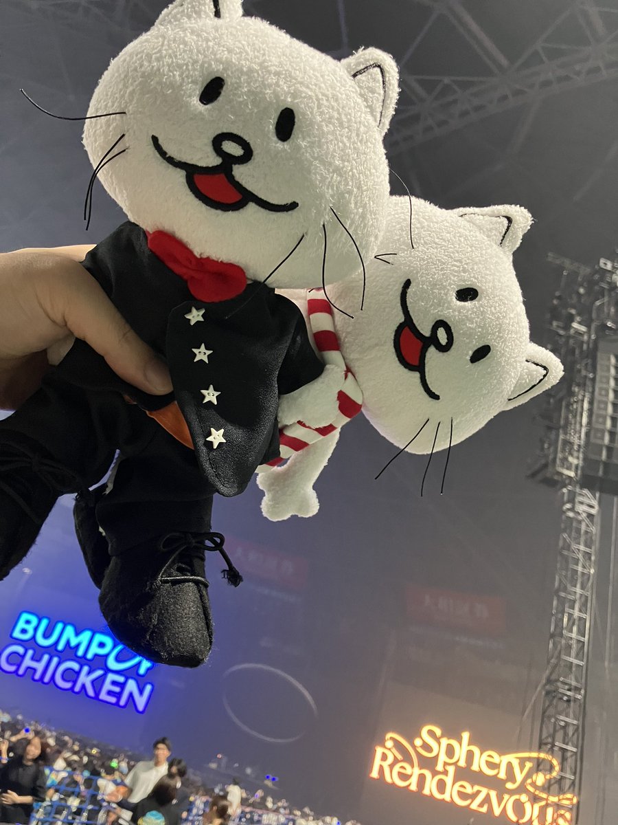 IS05_dota's tweet photo. めちゃめちゃ心配してた帰りの新幹線にも間に合いほっとしました！
ちびニコルもお迎えできたし満足！

#BUMPOFCHICKEN 
#SphereRendezvous 
#SpheryRendezvous福岡 https://t.co/knx2OAZzP0